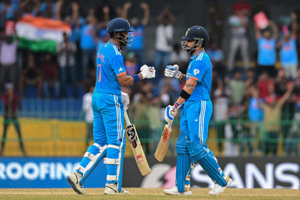 एसिया कप : जितका लागि भारतले दियो पाकिस्तानलाई ३ सय ५७ रनको लक्ष्य  